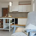 Charmante Maison T2 De Plein Pied Avec Exterieur Calme Aux Arenes فيلة
