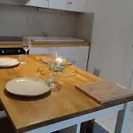 Charmante Maison T2 De Plein Pied Avec Exterieur Calme Aux Arenes *