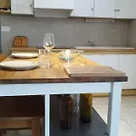 Charmante Maison T2 De Plein Pied Avec Exterieur Calme Aux Arenes