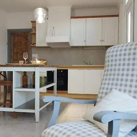 Charmante Maison T2 Plein Pied Avec Exterieur - Calme - Parking Facile Et Gratuit, Aux Arenes Villa