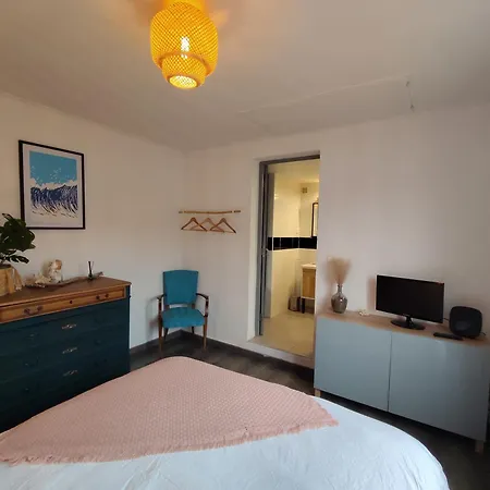 Charmante Maison T2 Plein Pied Avec Exterieur - Calme - Parking Facile Et Gratuit, Aux Arenes