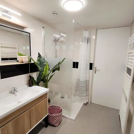 Charmante Maison T2 Plein Pied Avec Exterieur - Calme - Parking Facile Et Gratuit, Aux Arenes Vila