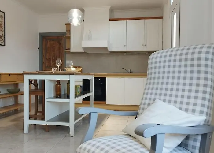 Charmante Maison T2 De Plein Pied Avec Exterieur Calme Aux Arenes Villa