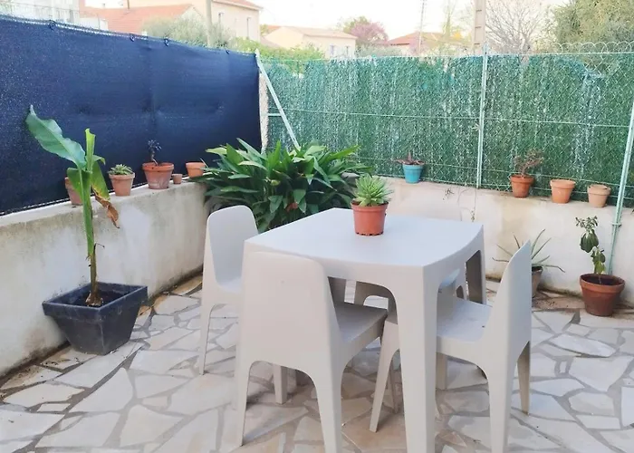 Villa Charmante Maison T2 De Plein Pied Avec Exterieur Calme Aux Arenes