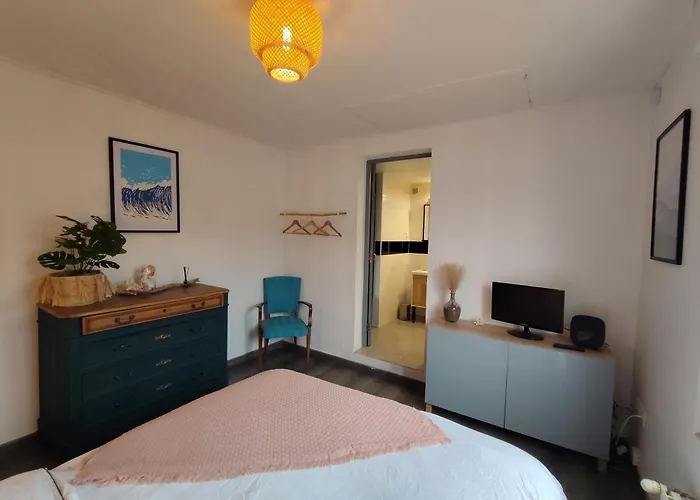 Charmante Maison T2 De Plein Pied Avec Exterieur Calme Aux Arenes